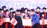 d7d28a3483f95e6e25f7.jpg