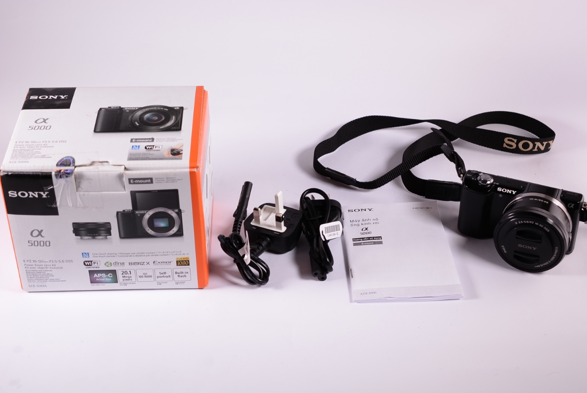 Vẫn đang dùng chiếc Sony Alpha 5000 này để chụp ảnh du lịch, đi dạo chơi cùng bạn bè, gia đình