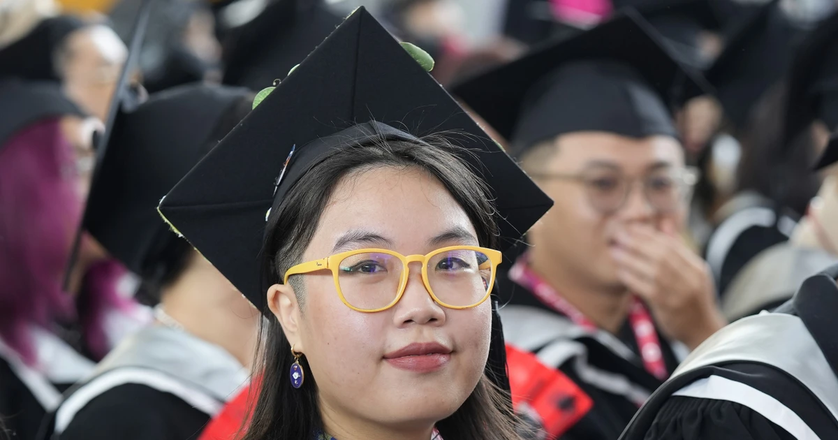 Nữ thủ khoa RMIT Việt Nam 'flex' điểm 3,9/4,0: Tài năng, leader bá đạo và còn 'chill' nữa!