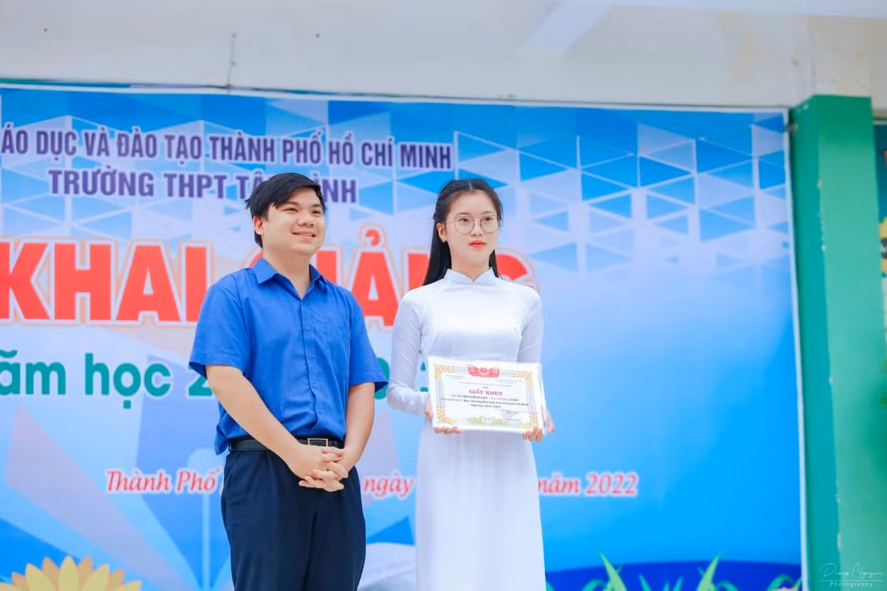 d895aa0bfb02a4d8d6c1.jpg