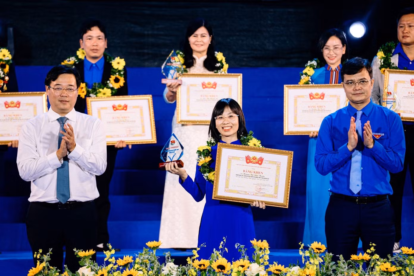 d90e8781a41634bf2f00.jpg