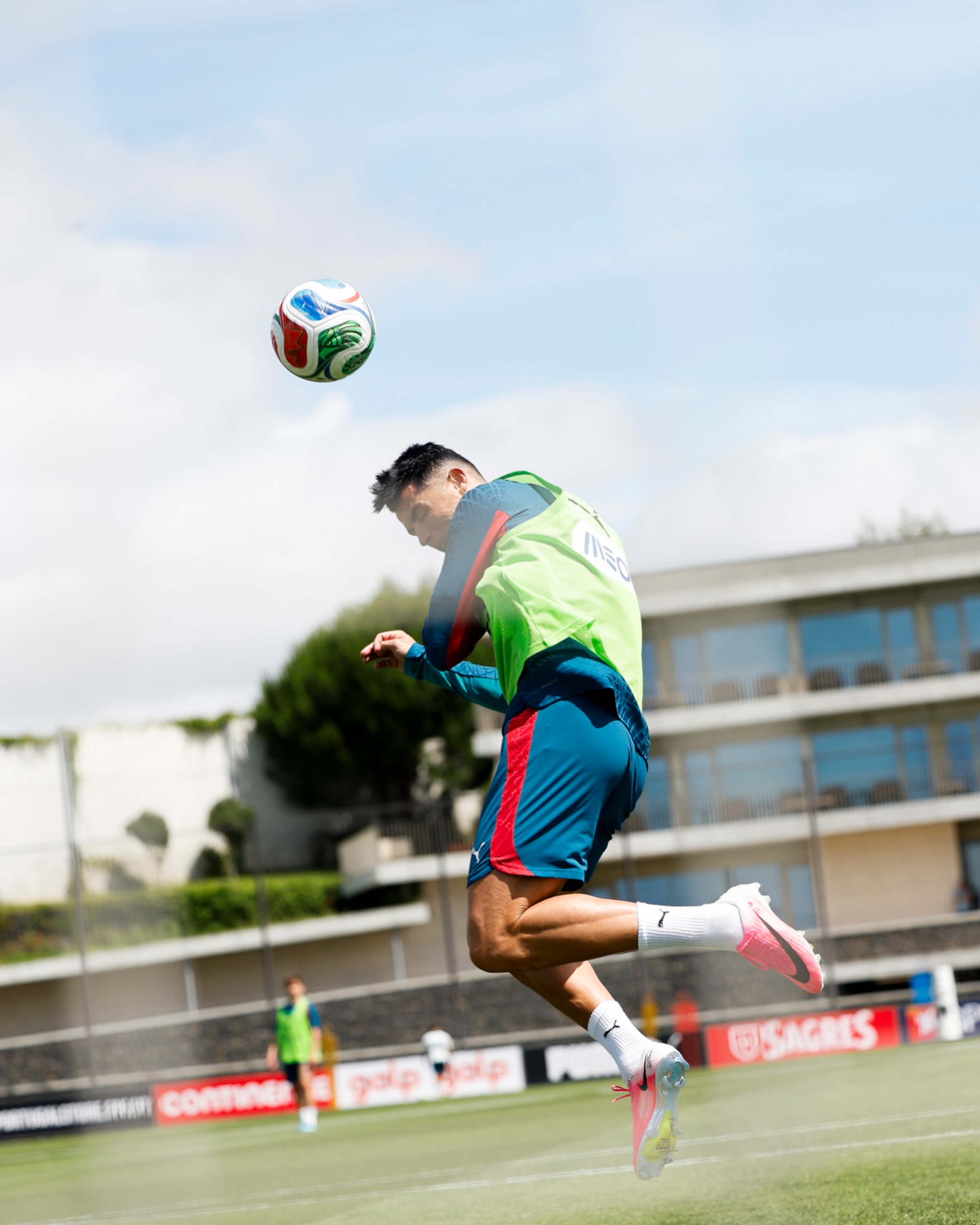 d93b84e3781747a65b19.jpg