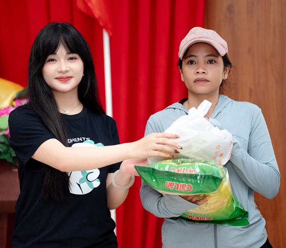 d93b8f5e6b884589e2a7.jpg