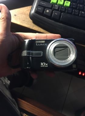Em sinh viên mới ra trường hỏi về chiếc máy ảnh Panasonic DMC TZ3 bác chủ nhà cho