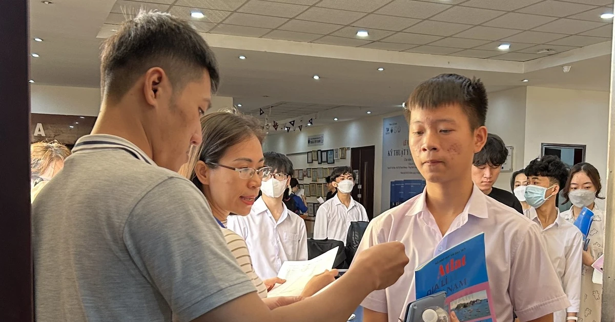 Thủ khoa Kỳ thi Đánh giá năng lực đợt 1 của ĐHQG TP. HCM chạm mốc 1.091 điểm - quá đỉnh!