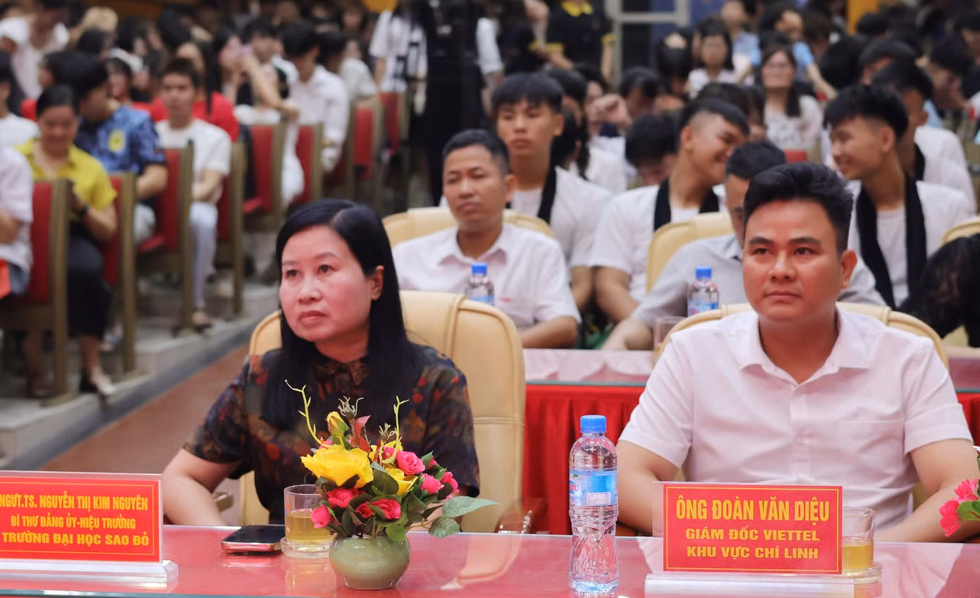 d9826aa2f70d584b377d.jpg
