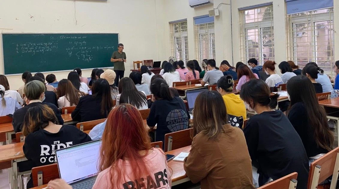 Sinh viên sư phạm đang "suy nghĩ lắm" trước thực trạng nghề Giáo