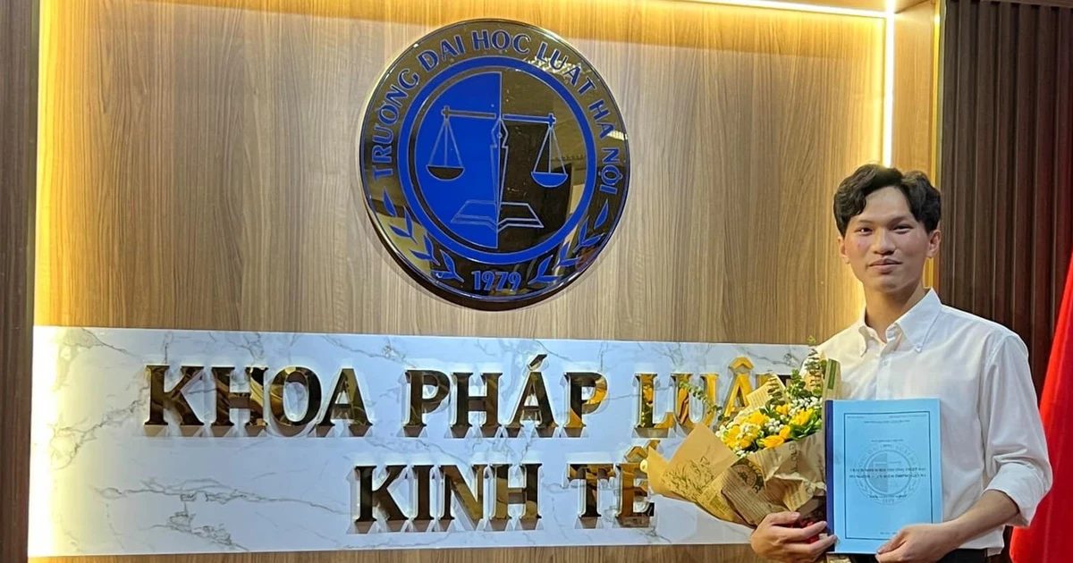 Chàng cử nhân Luật 22 tuổi với khát vọng 'Phụng công, thủ pháp, chí công, vô tư'