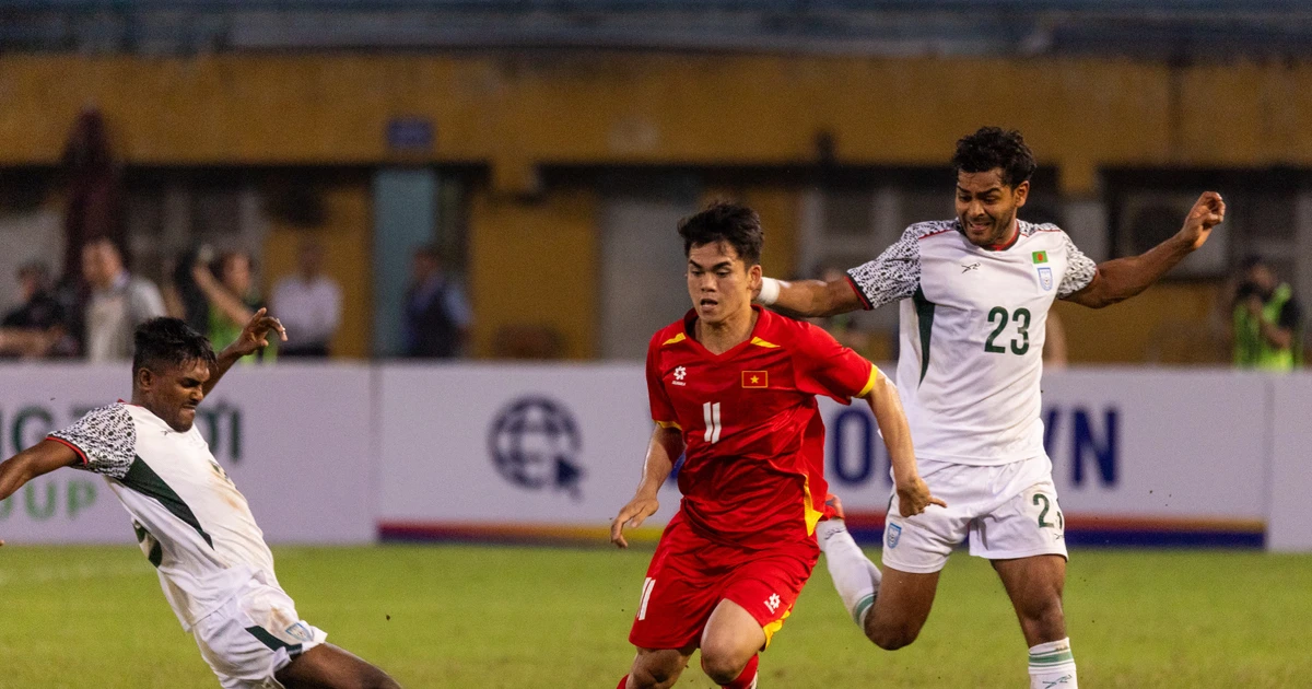 Đội tuyển Việt Nam thắng đậm Bangladesh 3-0: Dàn tân binh debut cực ngầu!