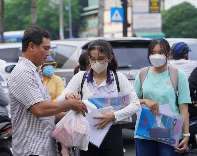 Cảnh báo: Không mang Atlat Địa lí vào phòng thi Đánh giá năng lực đợt 1 nhé!