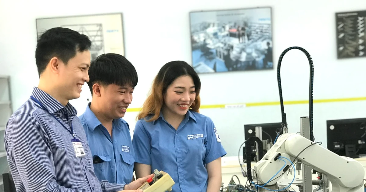 Loạt trường nghề Sài Gòn mở "cửa rộng" tuyển sinh, hội HSG "vớt" học bạ lẹ làng! ✨