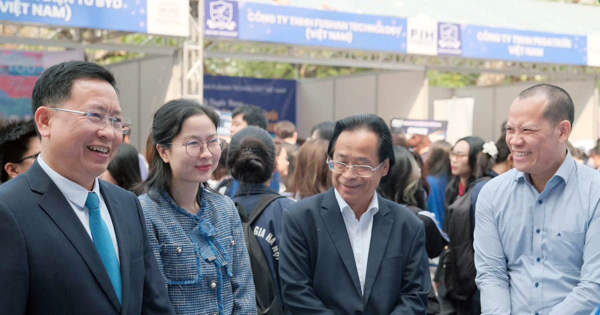 Doanh nghiệp - "Chìa khóa vàng" giúp sinh viên "cháy" việc làm và đào tạo xịn sò