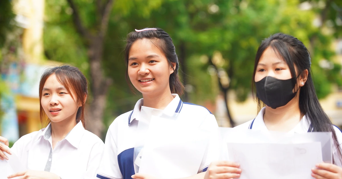 Hơn 1,2 triệu thí sinh hoàn thành môn Ngữ văn, 12 bạn bị đình chỉ vì vi phạm quy chế thi