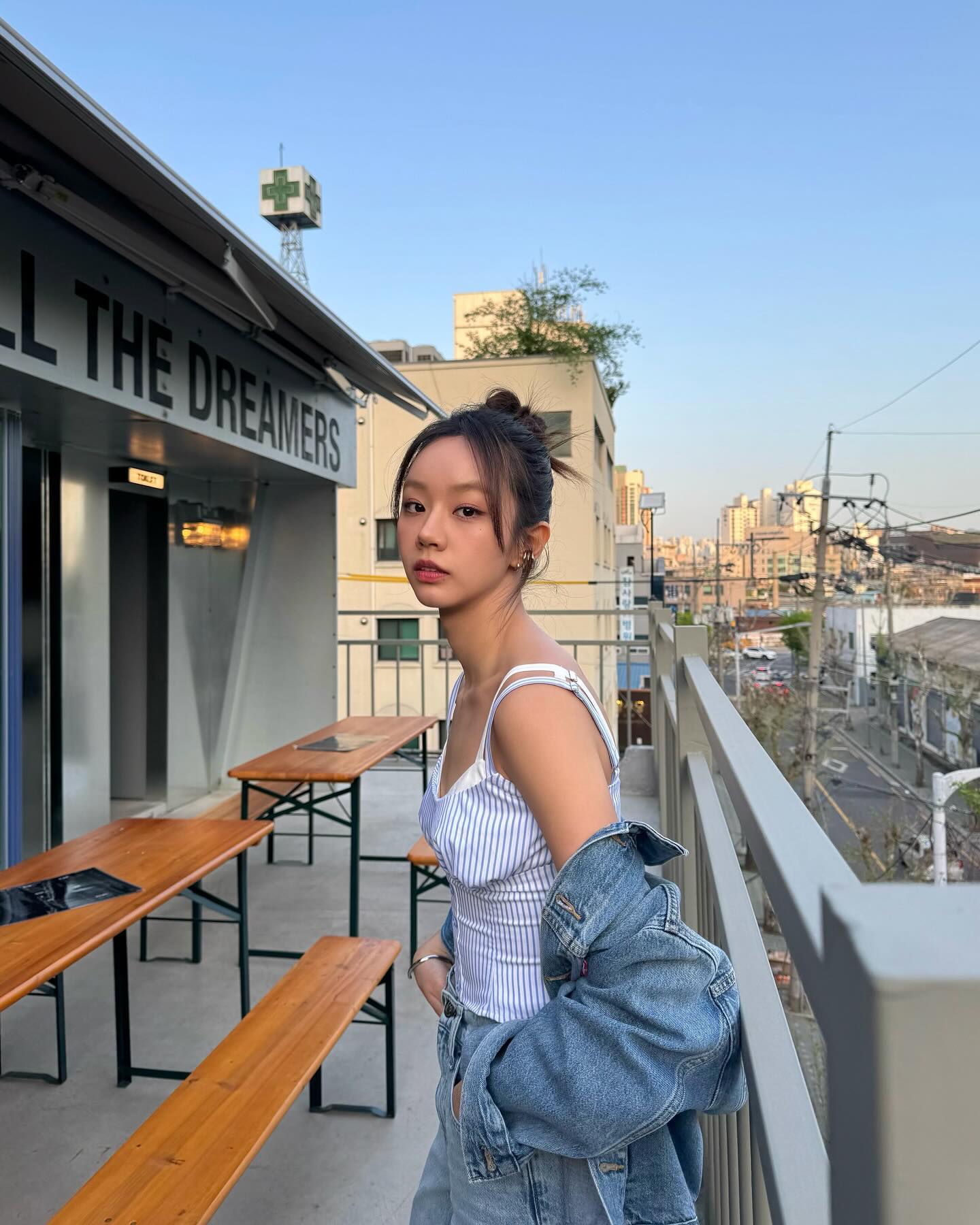deef19ce90473cf0c34e.jpg