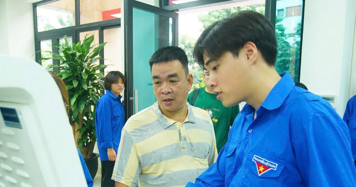 Mùa hè tình nguyện đỉnh của chóp: Khi sinh viên "thực chiến" với hành chính công