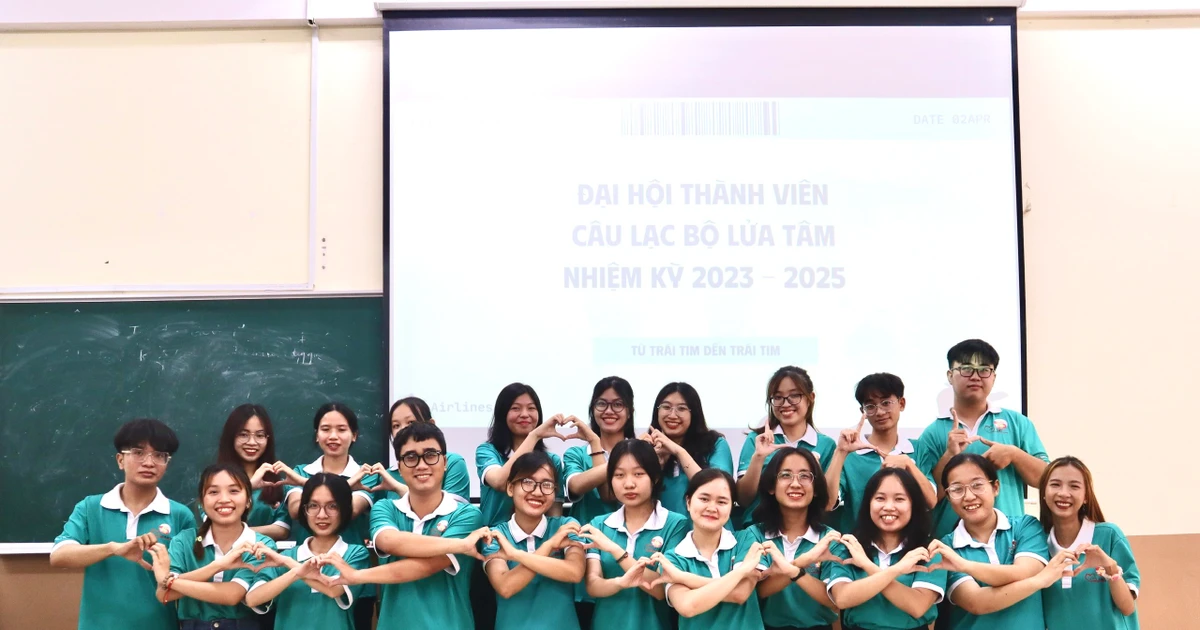 CLB Lửa Tâm: Những bạn trẻ tỏa sáng bằng trái tim nóng bỏng