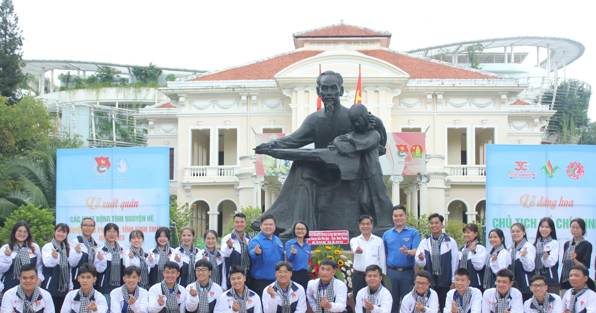 56 bạn trẻ Sài Gòn lên đường mang "chiến dịch Hè" đến đảo Phú Quý