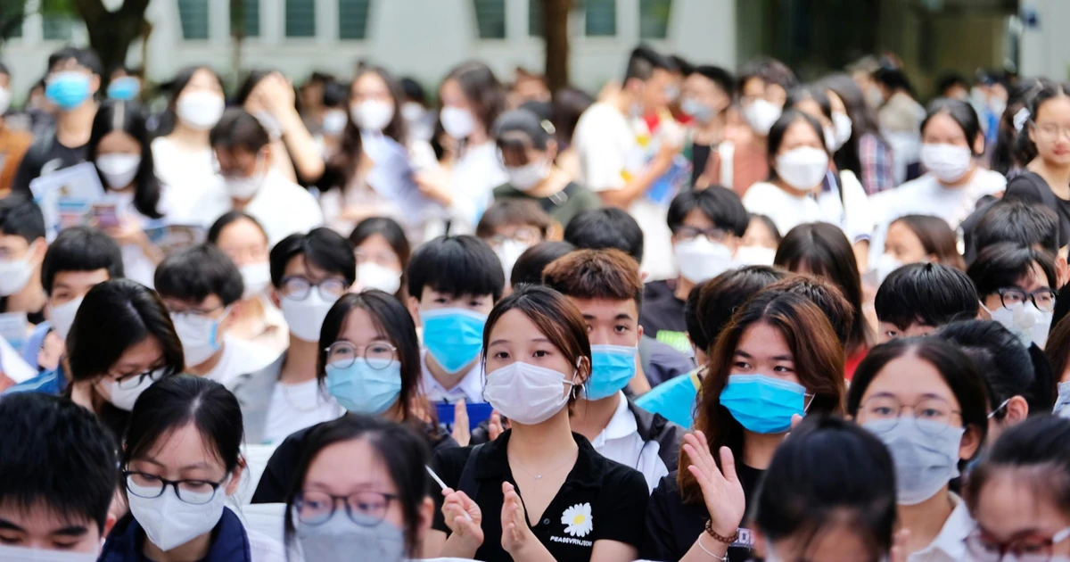 Hàng ngàn thí sinh đổ về Ngày hội tư vấn tuyển sinh - Chọn trường chọn ngành không còn bối rối nữa rồi