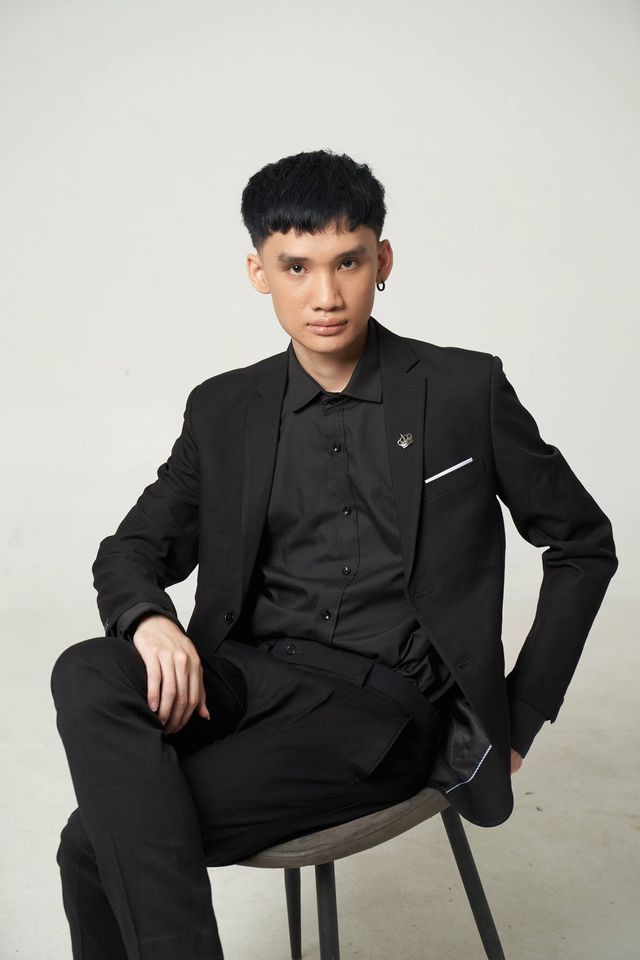e2bada1d9b64680836e9.jpg