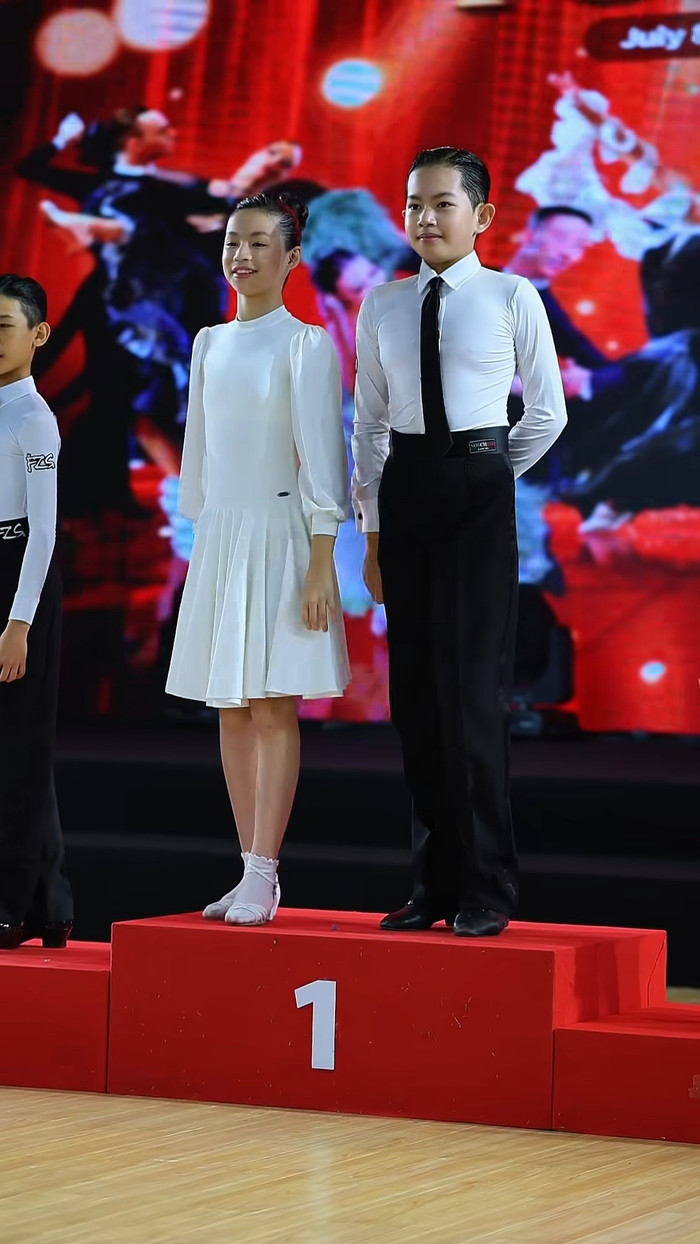 e3248f478cec5c7440be.jpg