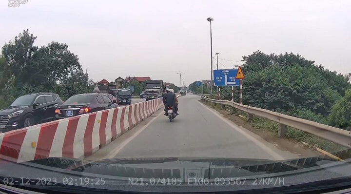 e475ea0192840e43dde3.jpg