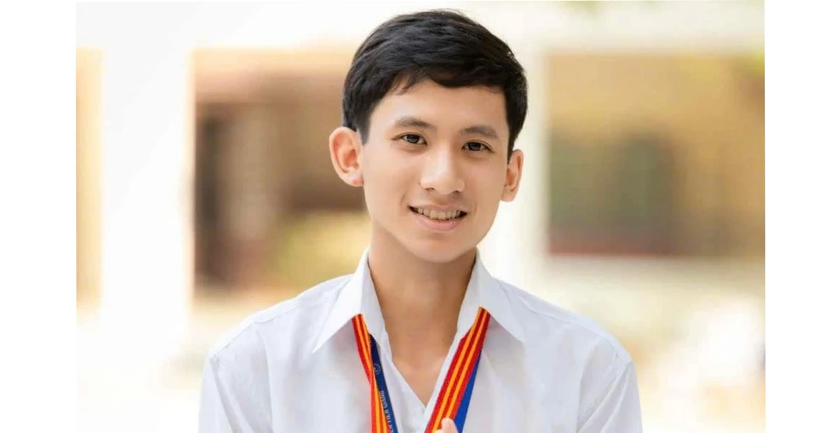 Từ xe ba gác phế liệu và hàng nước mía, chàng trai 2k6 ẵm trọn học bổng 100% VinUni