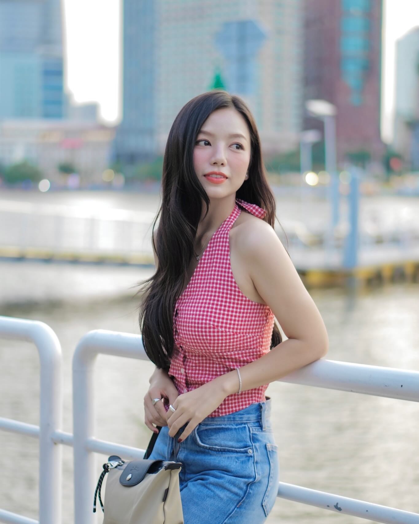 e5ecc15ef16991d0106c.jpg
