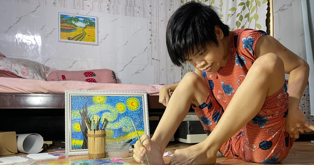 Khi đôi chân vẽ nên ước mơ: Câu chuyện truyền cảm hứng của cô gái khuyết tật biến nghịch cảnh thành nghệ thuật