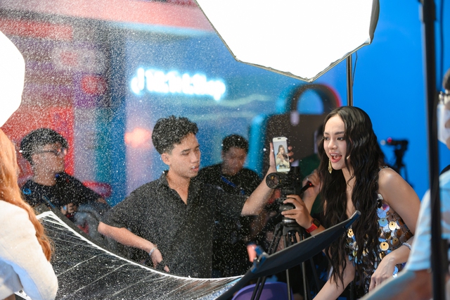 e787c3ff1d14c580159c.jpg