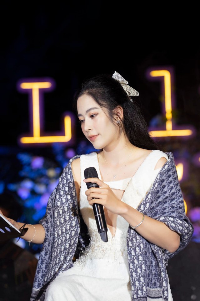 e90a85a6b23373aba8a2.jpg
