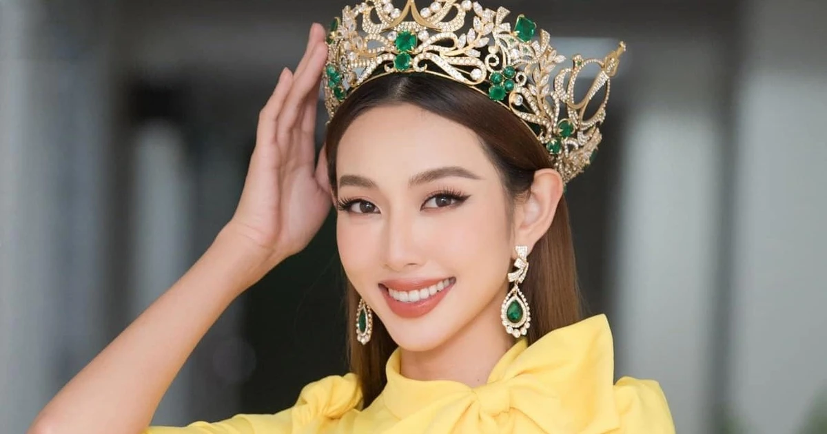 Hoa hậu Thùy Tiên âm tính COVID-19, khoe loạt ảnh với que test "độc lạ" khắp nơi