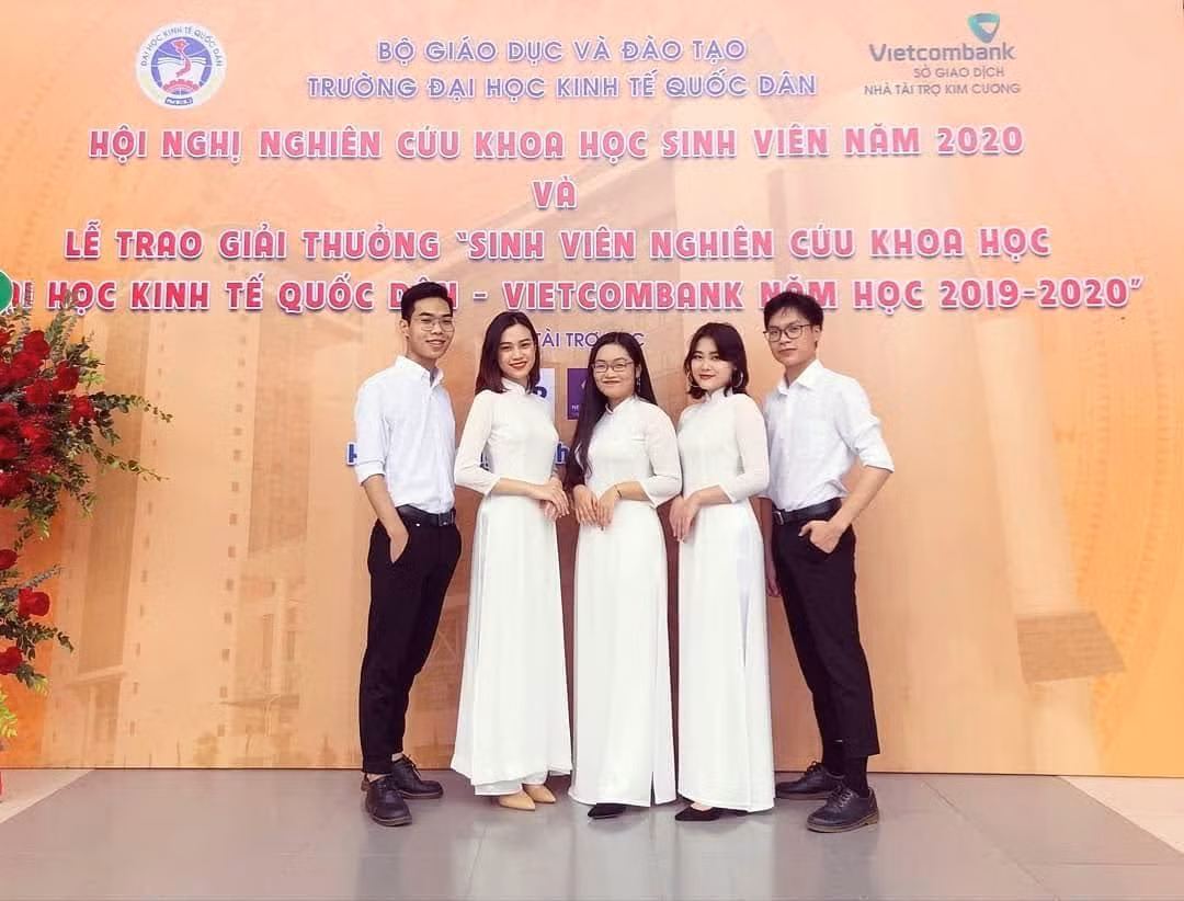 e9b6ad3d93ee9960cb38.jpg