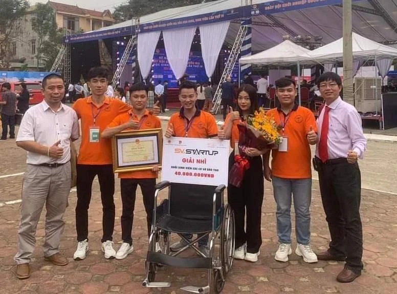 Sinh viên ĐH Lạc Hồng chiến thắng với dự án xe lăn điện AutoMov siêu xịn tại cuộc thi khởi nghiệp quốc gia