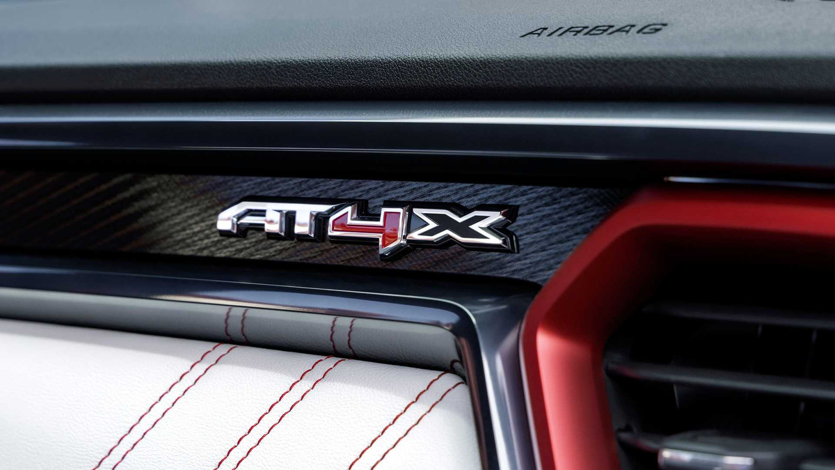 GMC Canyon AT4X 2023 - "Xế cứng" đáng để góp thêm 10 nghìn đô!