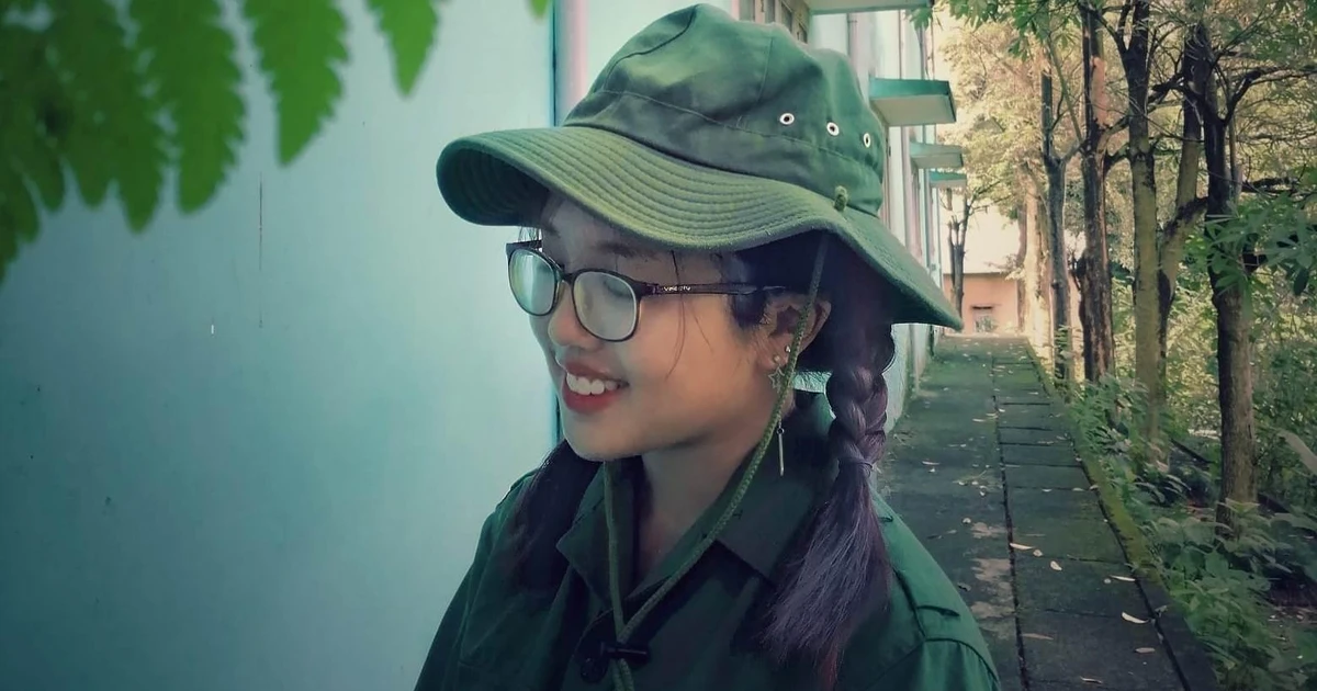 Cô nàng TikToker mê sách như "nghiện", 4000 follow mà vẫn cháy hết mình