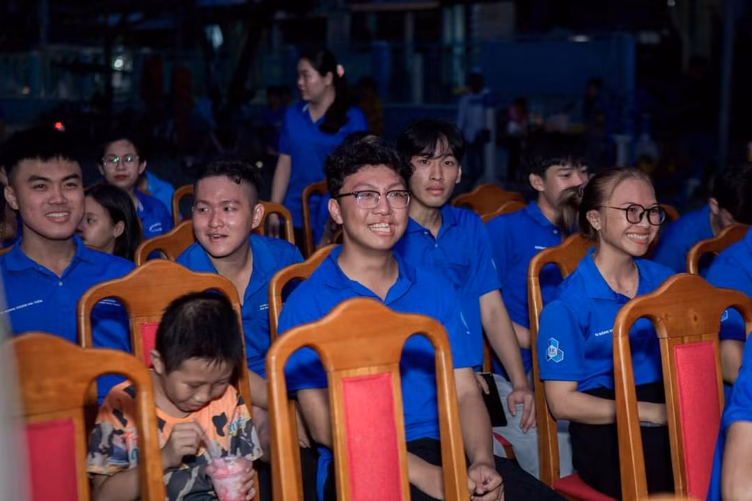 ece15015a15c2d5ec4c3.jpg