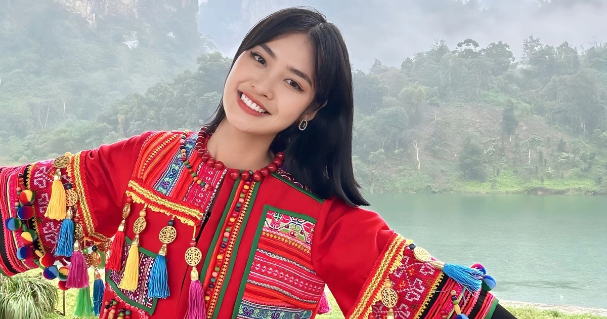 Hoa hậu Nông Thúy Hằng nói về thời gian hoạt động Đoàn: 'Mình là một người trẻ còn tràn đầy sự sáng tạo thì cứ dấn thân'