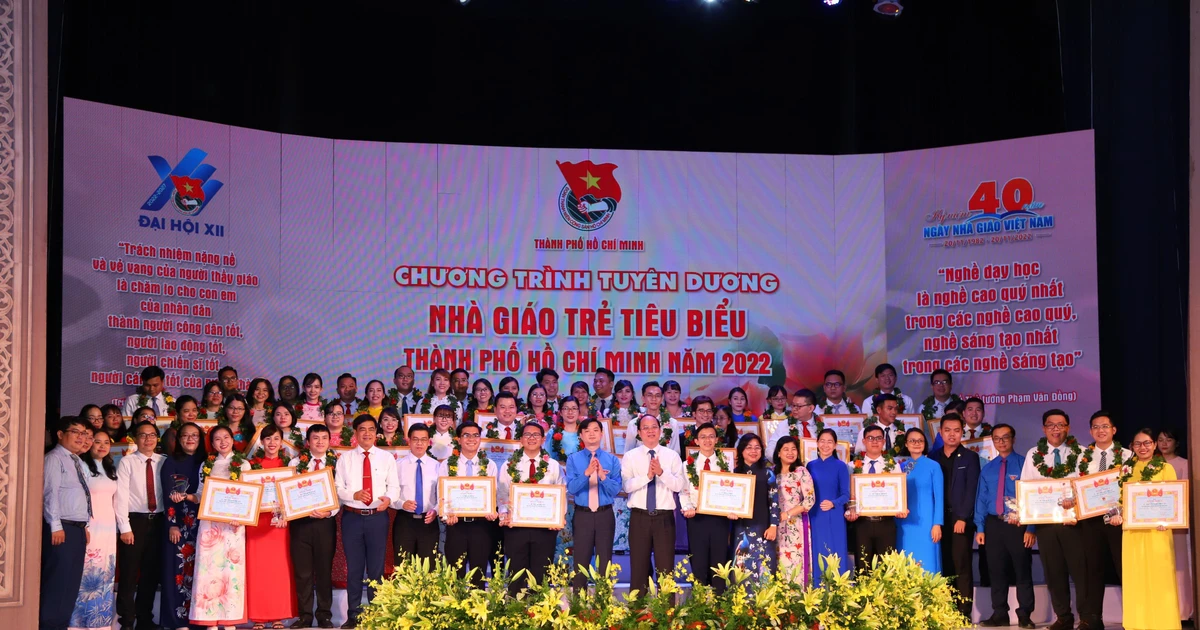 244 nhà giáo trẻ Sài Gòn nhận giải: Tài và đức đi cùng trái tim yêu nghề! ✨