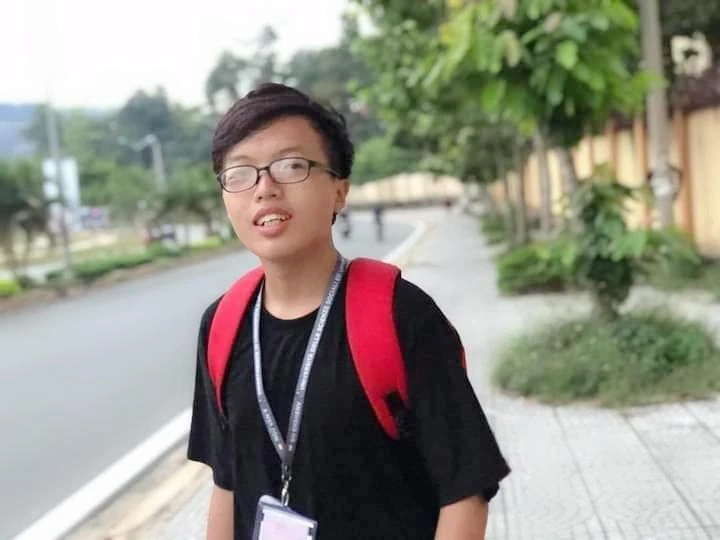 Nam sinh đa tài cày song ngành vẫn cháy hết mình với thiện nguyện