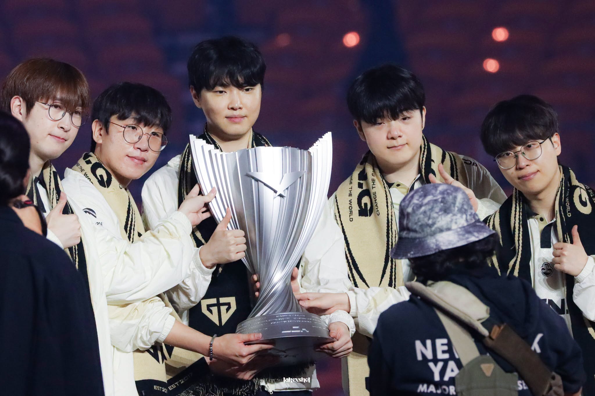 ef175559bea3f5ed0a5f.jpg