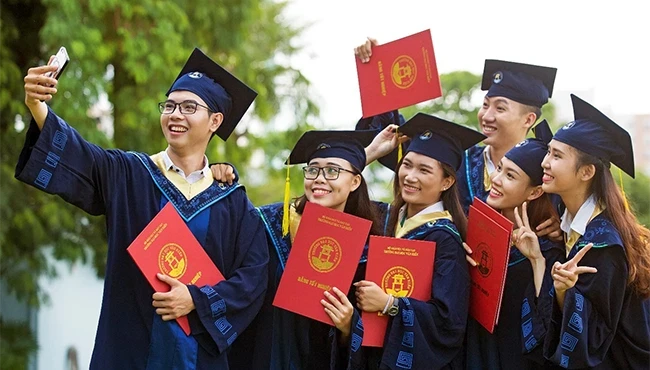 11 trường ĐH xịn xò dùng điểm thi đánh giá tư duy để tuyển sinh - Gen Z cần phải biết!