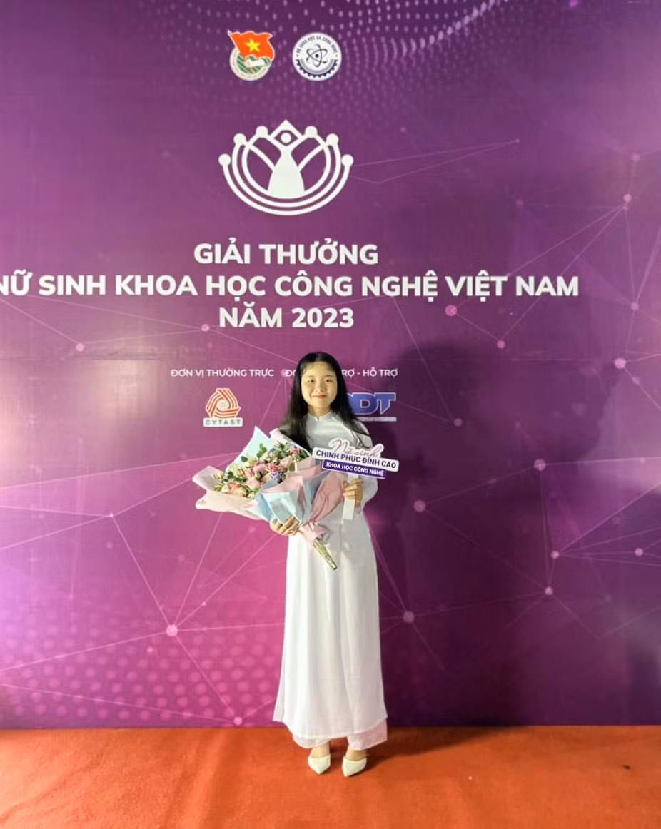 efcb9fec5b44ee14b67b.jpg