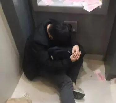 f04dc9220771ad2f7fc0.png