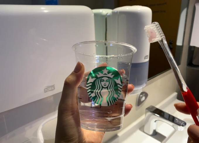 f0fc85f3ae8984c3b898.jpg