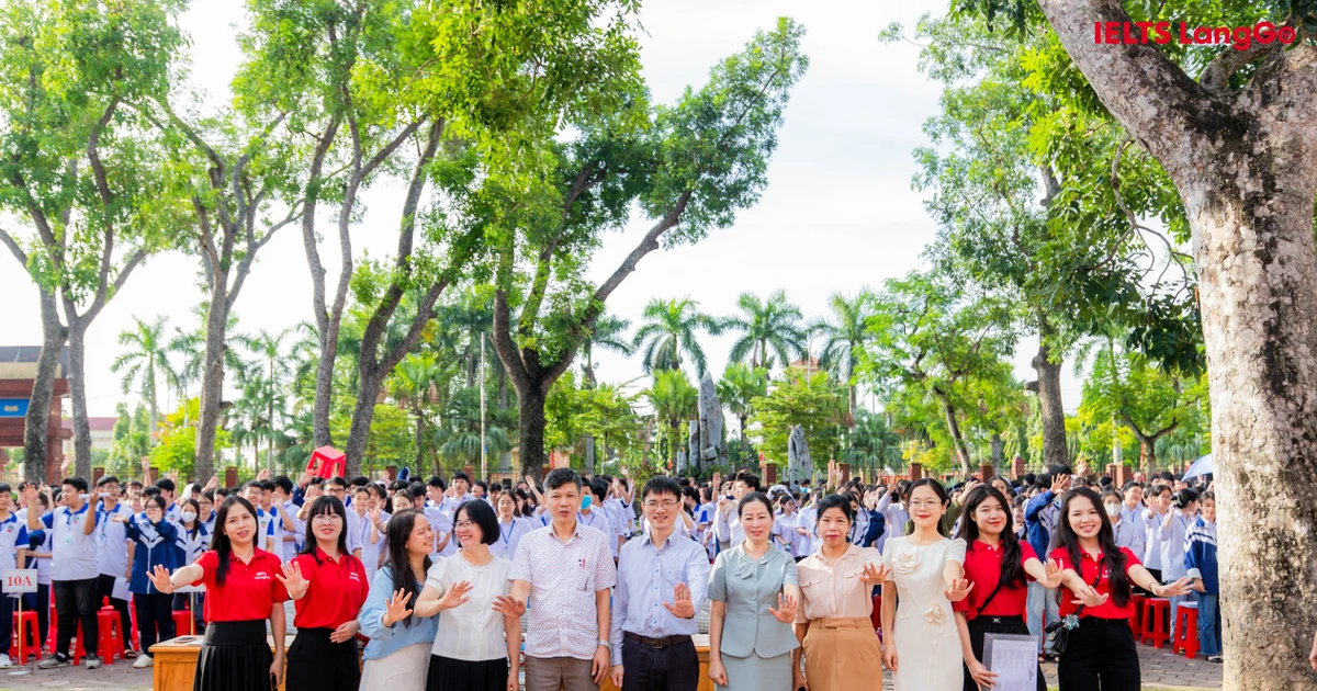 Khi tiếng Anh "flex" cả hương vị quê nhà: Team THPT Thanh Hà làm nên điều đỉnh nhất tại Unlock The IELTS 2025