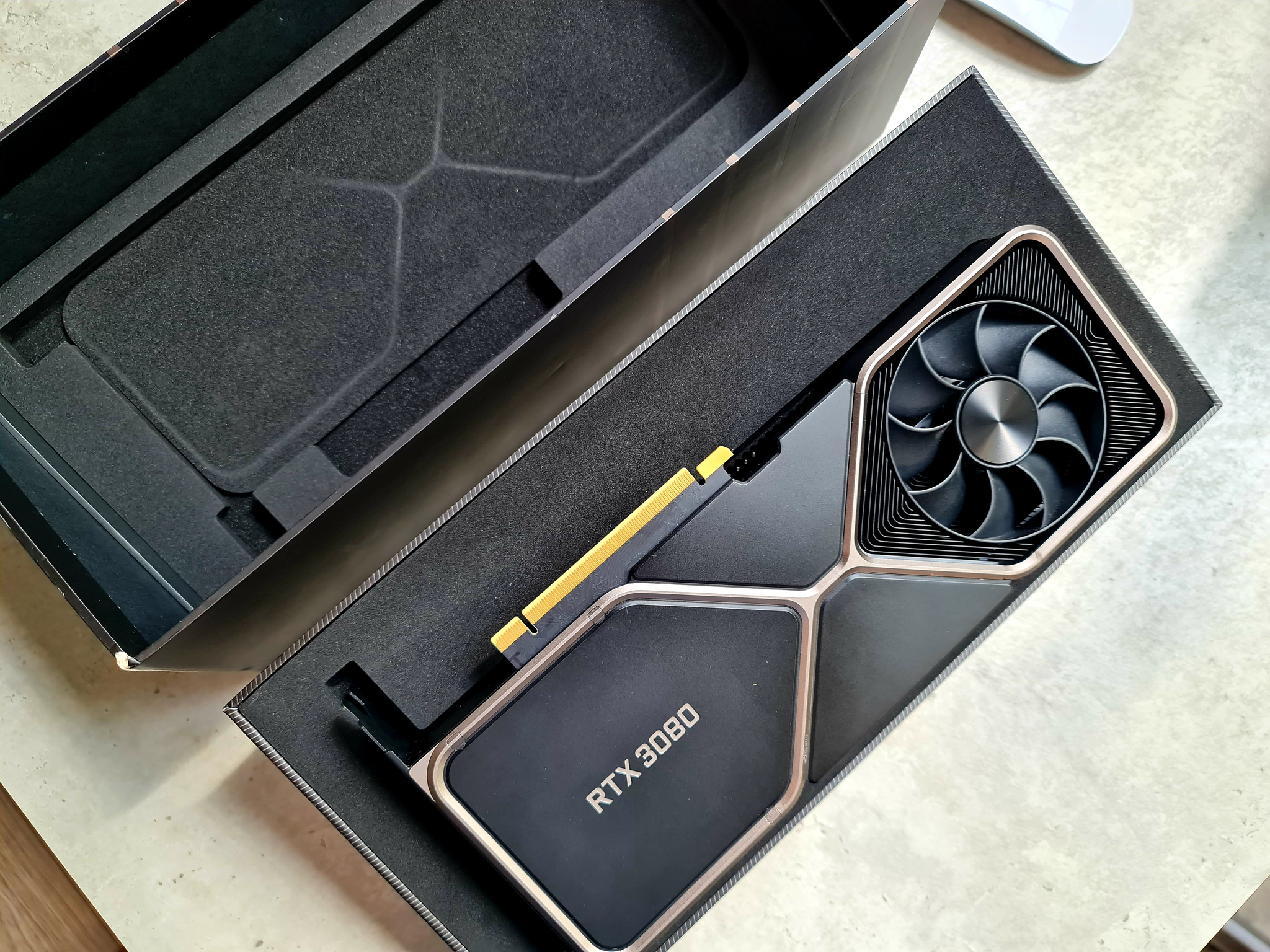 Nvidia GeForce RTX 3080 Founders Edition đã về tay rồi nè anh em, ngày mai sẽ có bài review chi tiết luôn