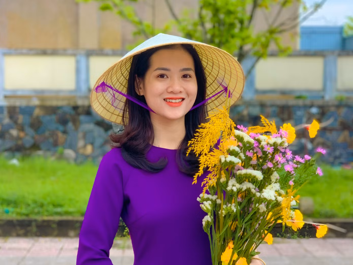 Nữ sinh Công tác xã hội với slogan sống "không bỏ lại ai phía sau" - quá xịn luôn! ✨