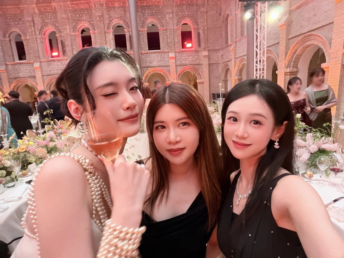 f2cf757bf2ec604144e3.jpg