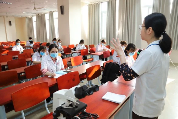 ĐH Y Dược TP.HCM chốt học phí mới: Cao nhất 70 triệu/năm, ai cũng phải "thót tim"