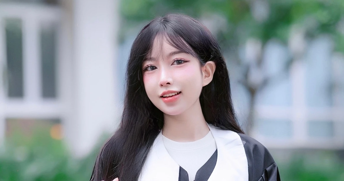 Hành trình "phá vỡ khuôn khổ" của nữ sinh Luật Gen Z: Từ "con ngoan trò giỏi" đến người mẫu tự do